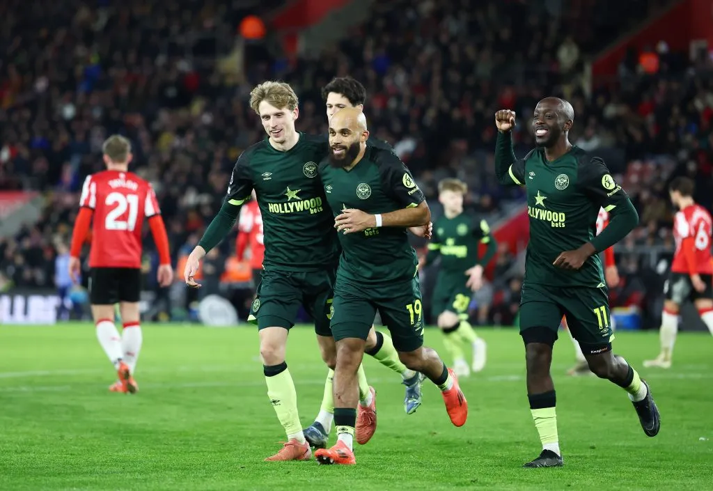 Southampton cayó goleado por Brentford con Ben Brereton mirando todo desde el banquillo. Foto: Getty Images.