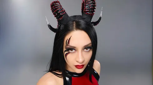 La chilena nombró a un controversial luchador 'prohibido' en la WWE.