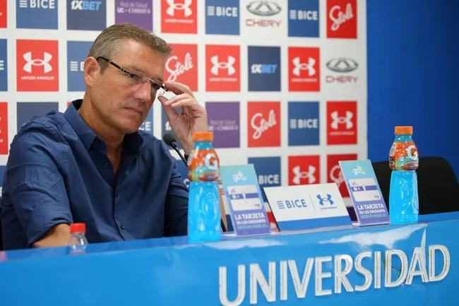 Buljubasich contó con lujo de detalles cómo se dieron las tratativas. (Javier Salvo/Photosport).