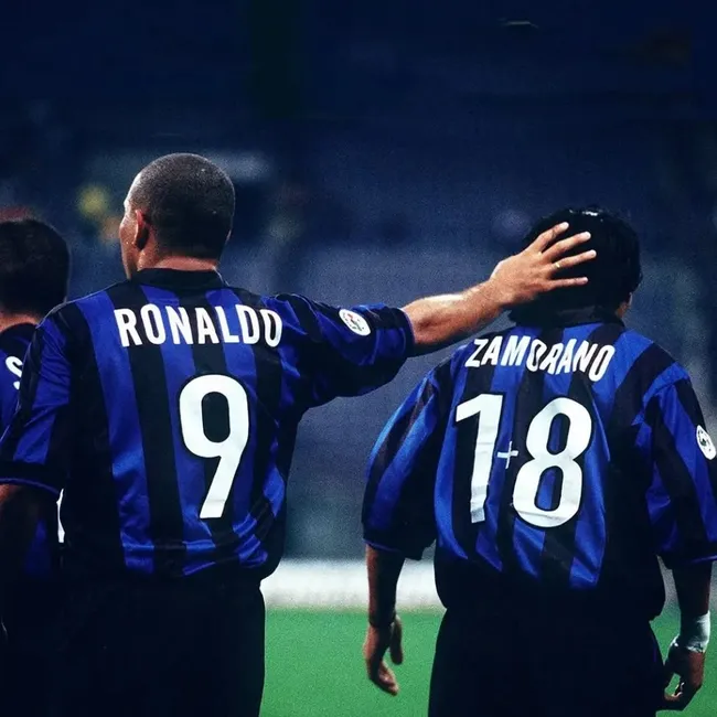 Zamorano jugó desde 1996 hasta 2002 en el conjunto neroazurro – Archivo