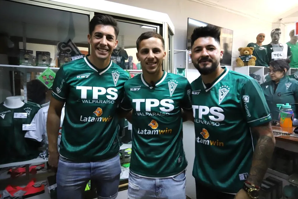 Santiago Wanderers busca presentar sus refuerzos ante Colo Colo en La Noche Verde. Foto: Daniel Veliz/Photosport