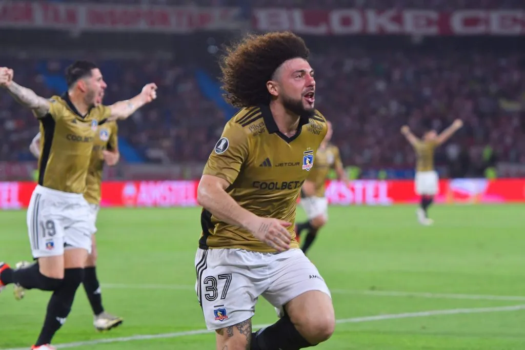 Maxi Falcón pretende irse de Colo Colo en este mercado