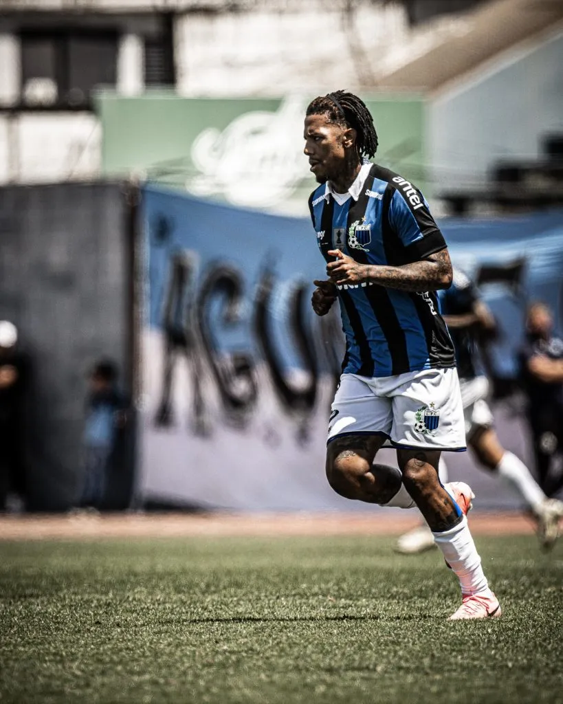 Hernández y su última temporada en Uruguay.