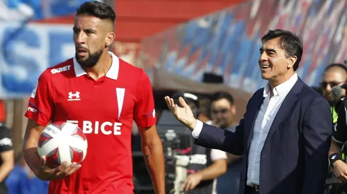 Gustavo Quinteros mostró sus credenciales en su presentación oficial.