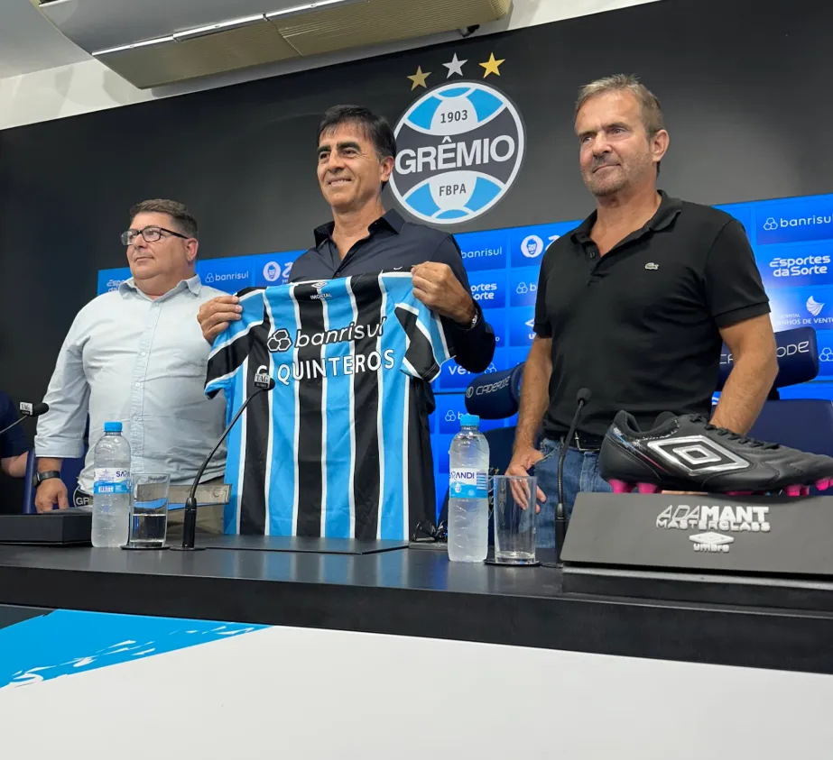 La presentación de Quinteros en Brasil. (Foto: Gremio).