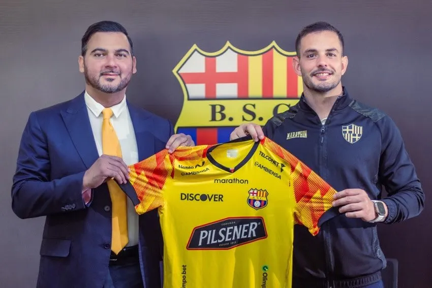 Barcelona confirma que Octavio Rivero seguirá en el club.