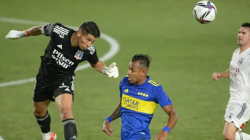 Brayan Cortés justo firmó en Colo Colo cuando Boca busca arquero de emergencia