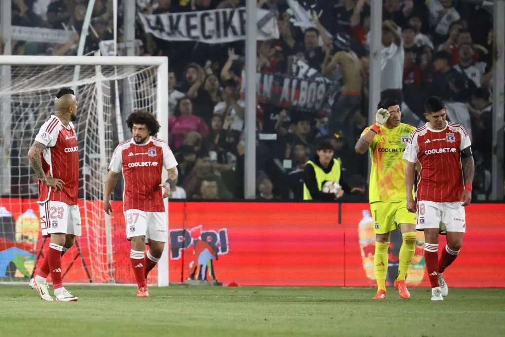 Arturo Vidal le pidió a Brayan Cortés ponerse a trabajar de inmediato por el bien de Colo Colo. Foto: Photosport.