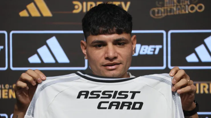 Claudio Aquino fue presentado oficialmente en Colo Colo.