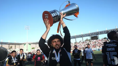 Maxi Falcón vive un conflicto con Colo Colo.