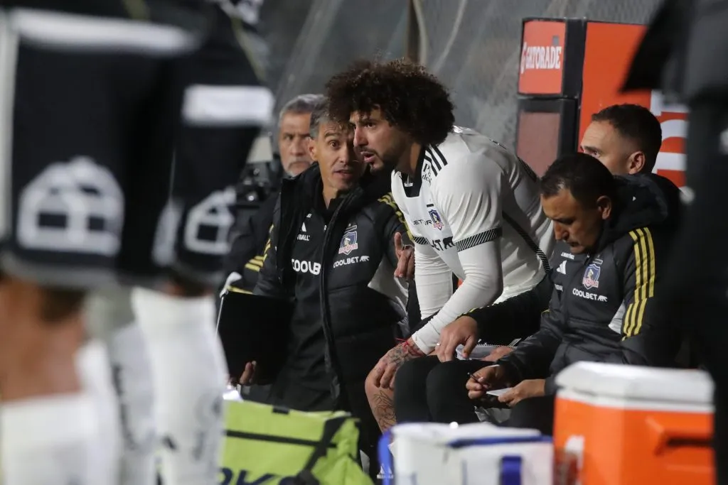 Falcón mira de lejos a Colo Colo.