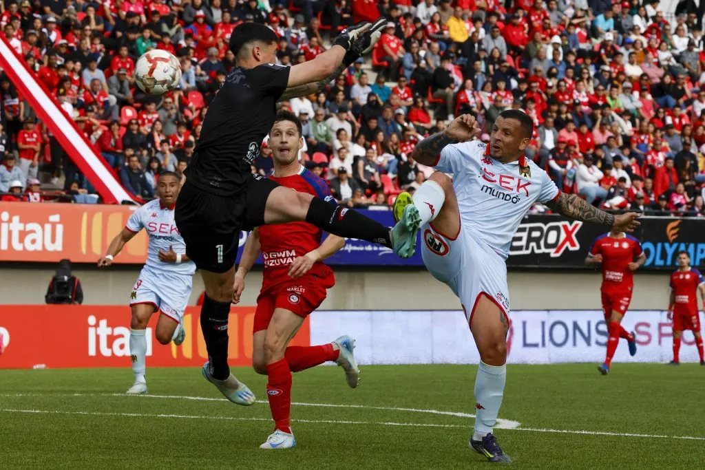 Vecchio hizo seis goles en Unión Española el año pasado