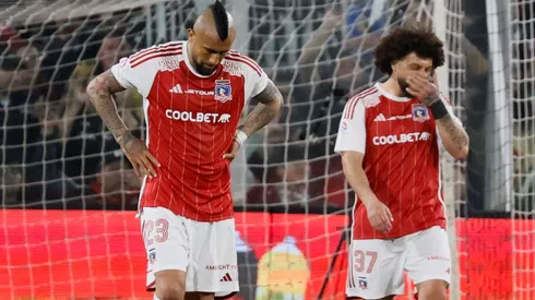 Arturo Vidal pierde la paciencia con Maxi Falcón.