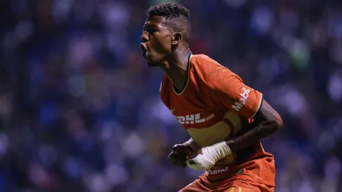 Corozo fue increpado por una mujer en Lima.