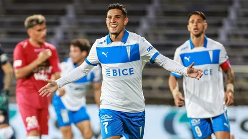 El autor del primer gol cruzado.