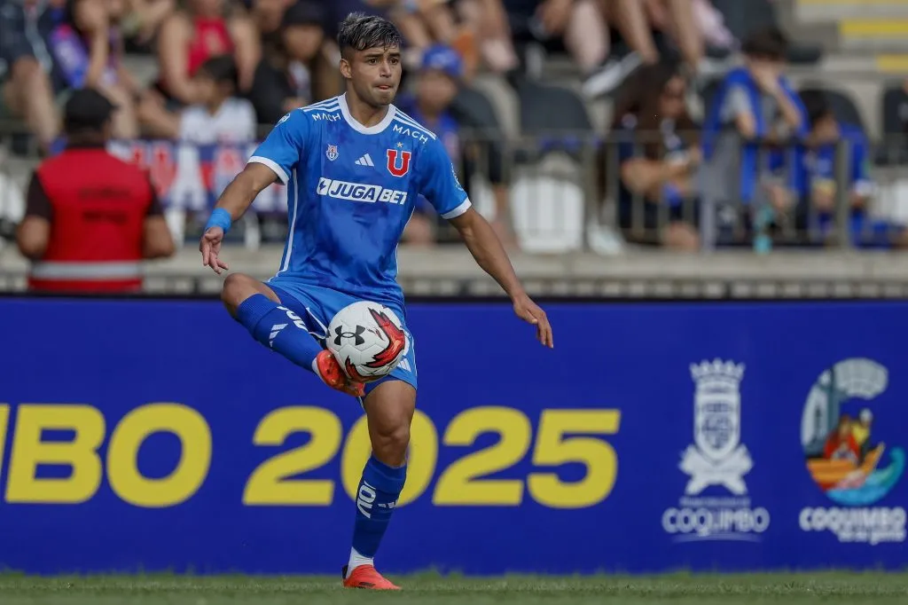 Fabián Hormazábal de la U al durante del partido amistoso de la copa Betano contra Godoy Cruz (Photosport).