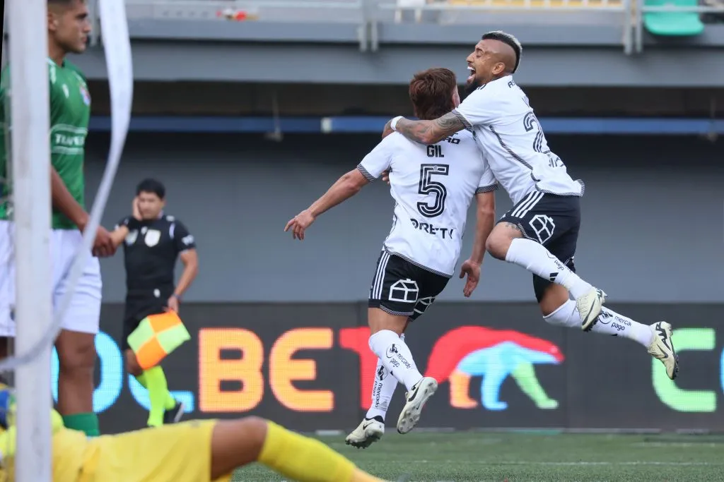 Arturo Vidal celebra como propio el gol de Leo Gil ante Audax Italiano | Photosport