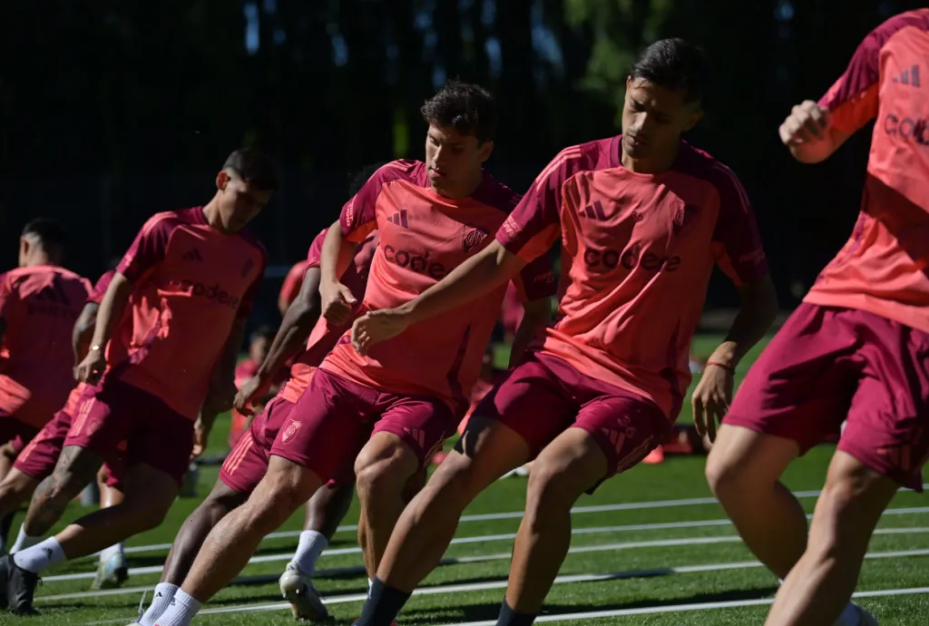 Gonzalo Tapia en un entrenamiento de la Banda Sangre. (Foto: River Plate).