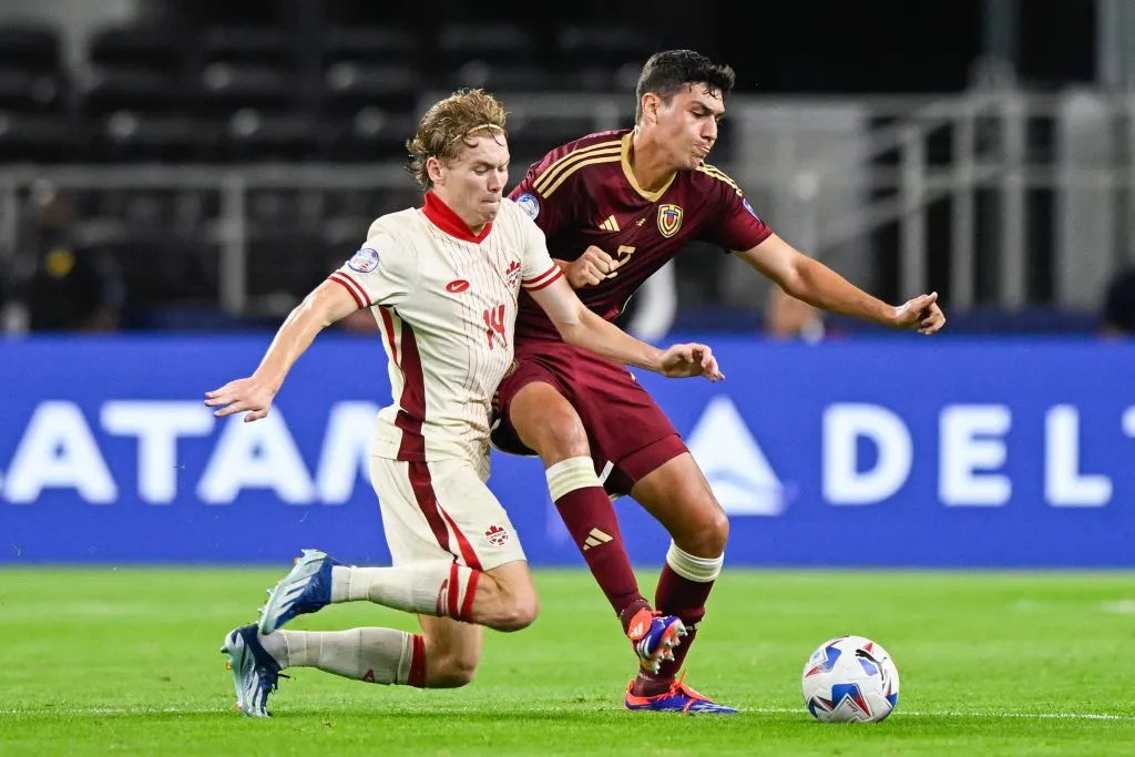 Nahuel Ferraresi en acción por la selección de Venezuela ante Canadá en la Copa América 2024. (Imago).