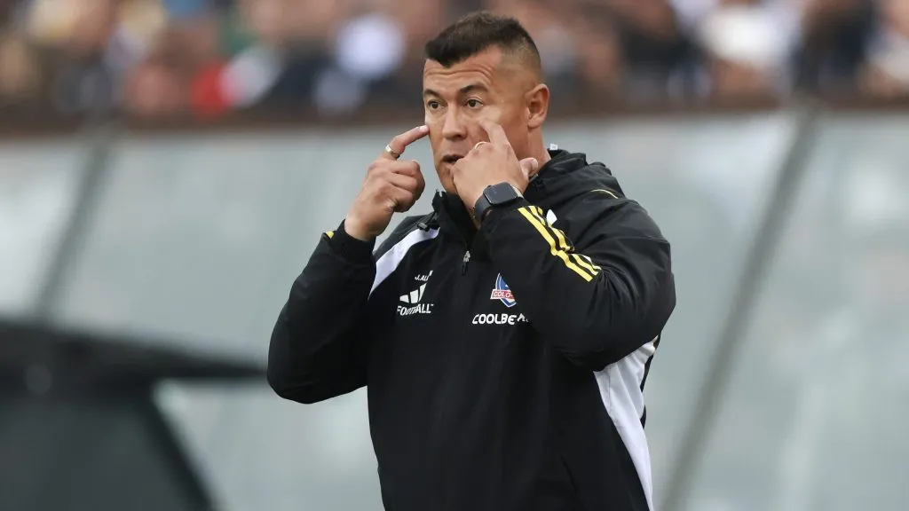 Jorge Almirón arma el plantel de Colo Colo.
