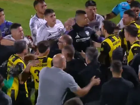 Escandaloso final ante Peñarol: ¡Colo Colo se retira de la cancha!