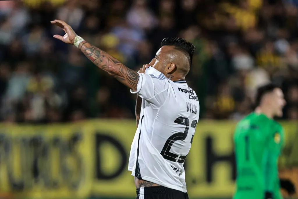 Arturo Vidal le marcó un golazo a Peñarol. Foto: Photosport