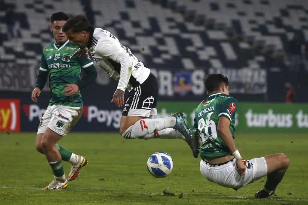Vicente Concha ante Gabriel Costa en la Copa Chile 2022. (Jonnathan Oyarzun/Photosport).