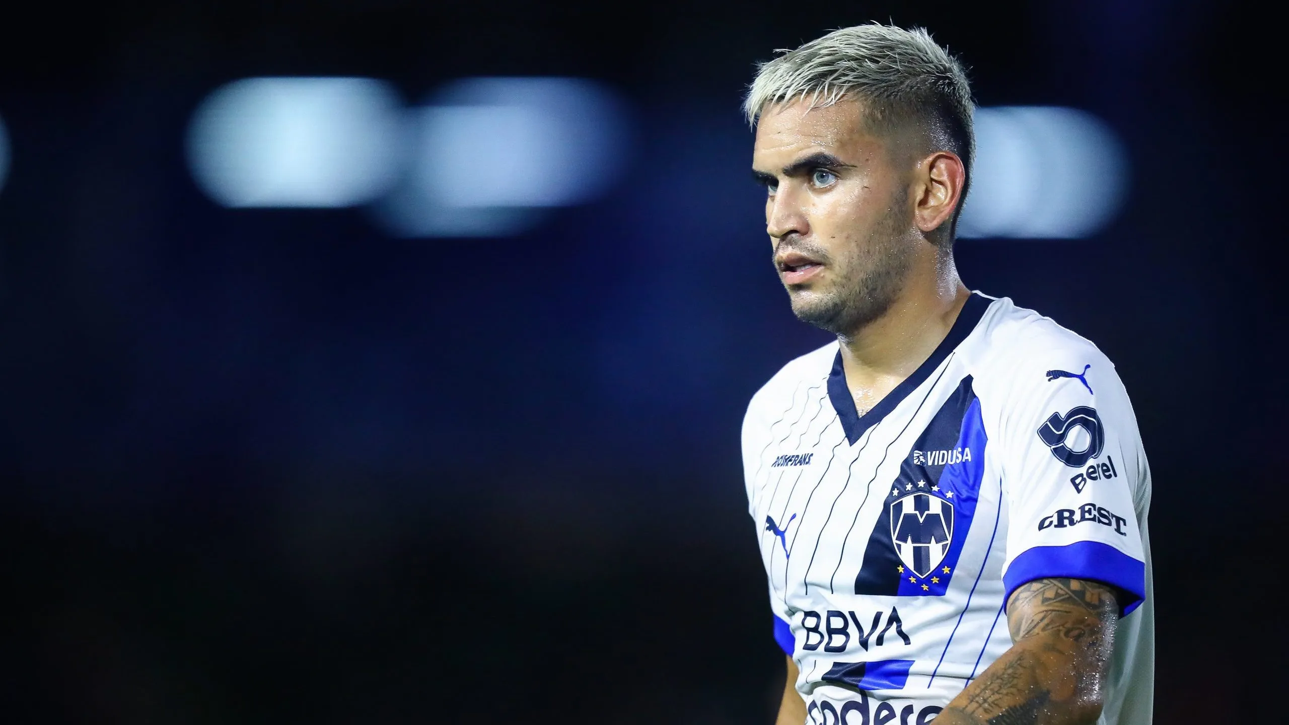 Sebastián Vegas pronto dejará el fútbol mexicano para fichar en Colo Colo. (Sergio Mejia/Getty Images).