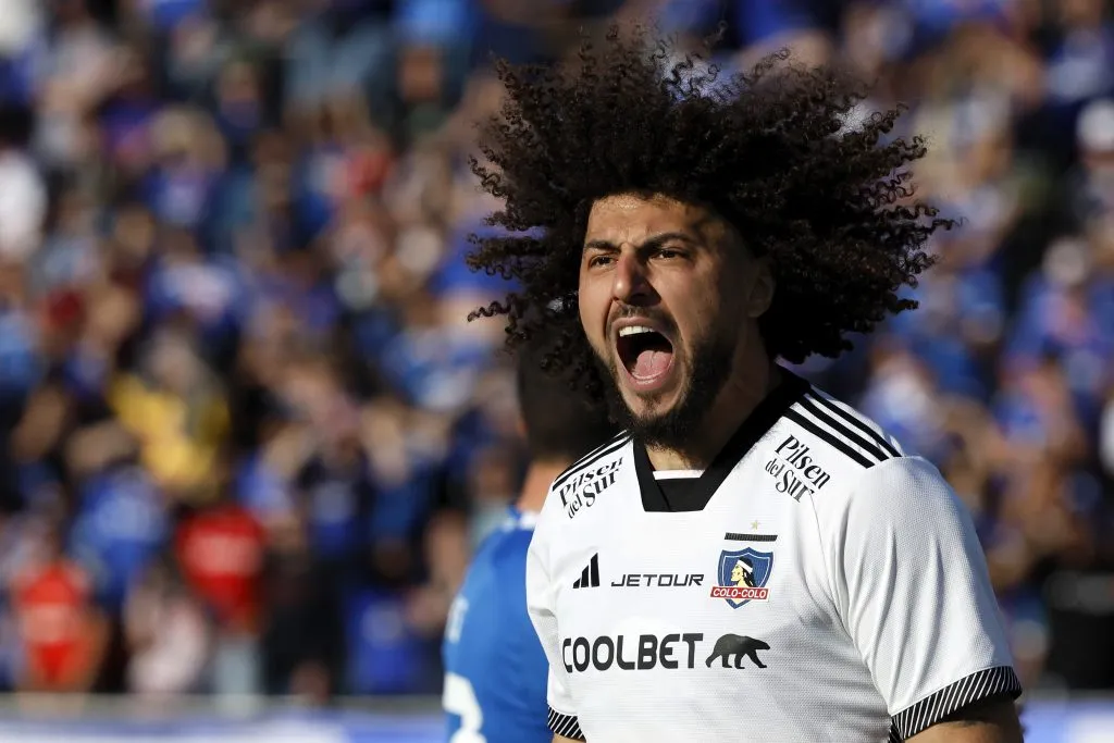 Maxi Falcón vive una dura polémica en Colo Colo | Photosport