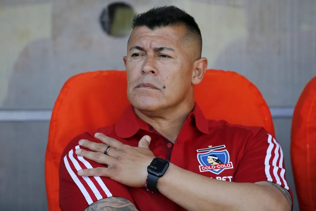 Jorge Almirón reveló detalles de sus conversaciones con Bravo. (Javier Torres/Photosport).