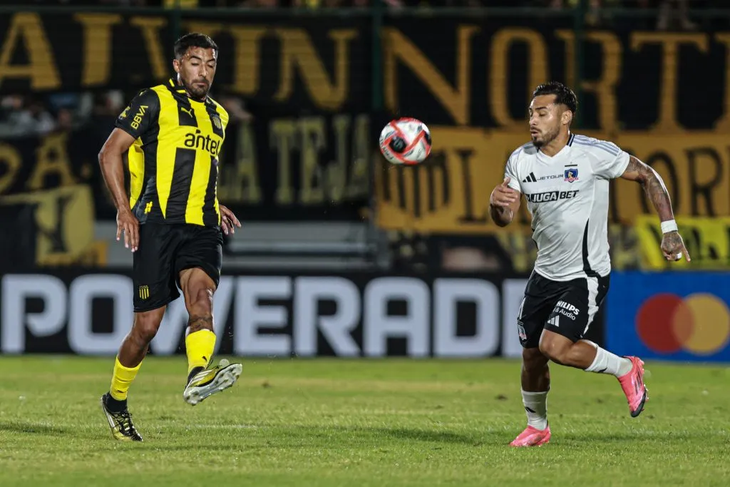 Bolados en acción ante Peñarol en Uruguay. (FocoUY/Photosport).