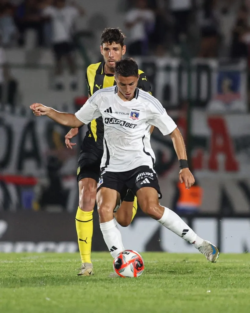 Jonathan Villagra toma el puesto de Maximiliano Falcón en Colo Colo. Foto: Colo Colo.