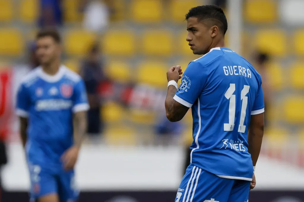 Nicolás Guerra, el goleador de la pretemporada, deberá batallar con el nuevo delantero de la U. Foto: Andres Pina/Photosport