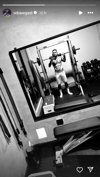 Seba Vegas mostró el impecable estado físico con que llegará a Colo Colo. | Foto: Captura.