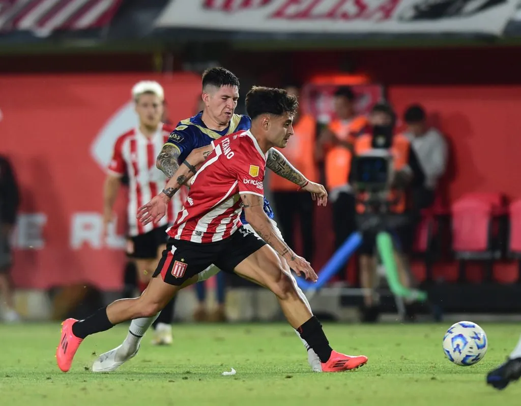 Javier Altamirano por Estudiantes de La Plata. (Foto: Ignacio Amiconi | Imago).
