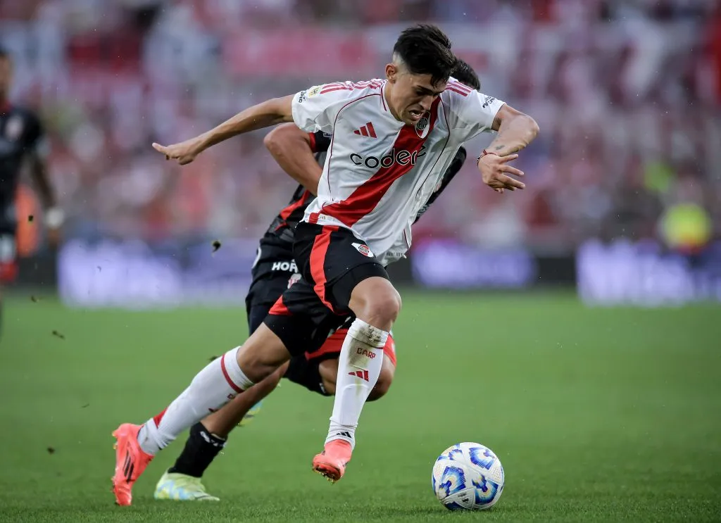 Colo Colo se frota las manos ante una posible venta de Pablo Solari desde River Plate. | Foto: Getty Images.