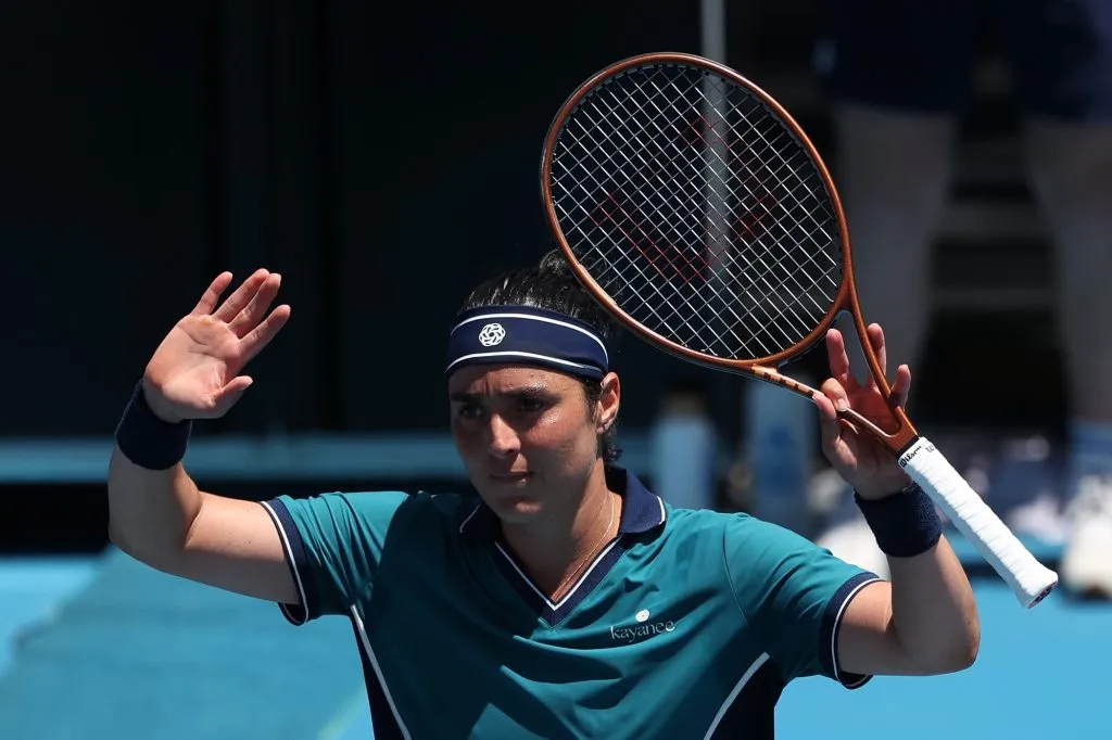 Ons Jabeur durante el partido contra Camila Osorio en el Australian Open 2025 (Getty Images).