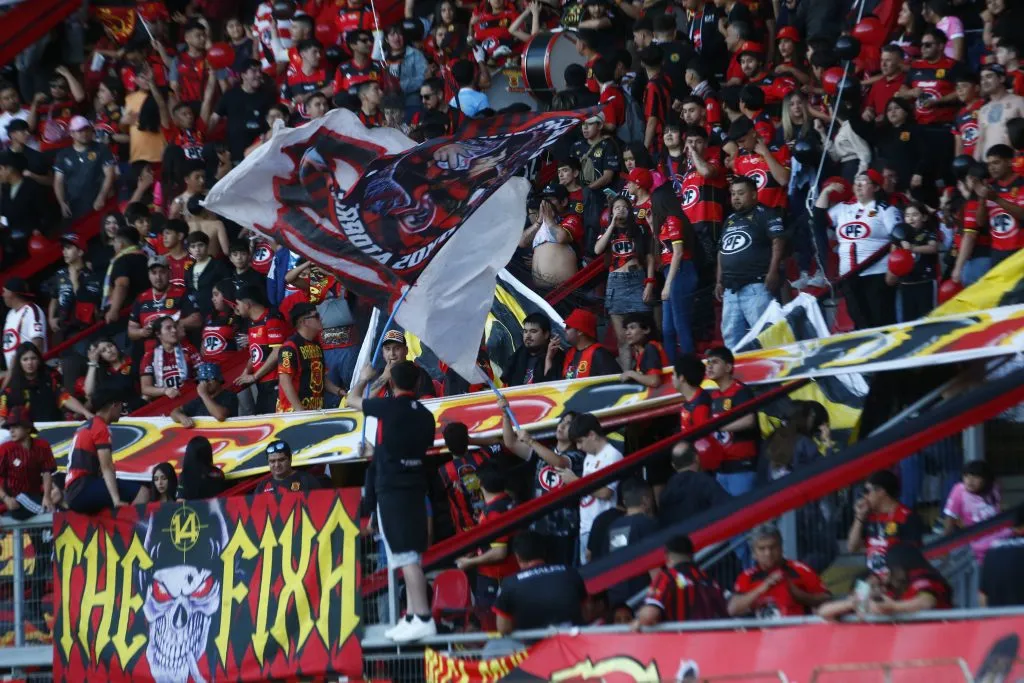 La hinchada talquina /Photosport