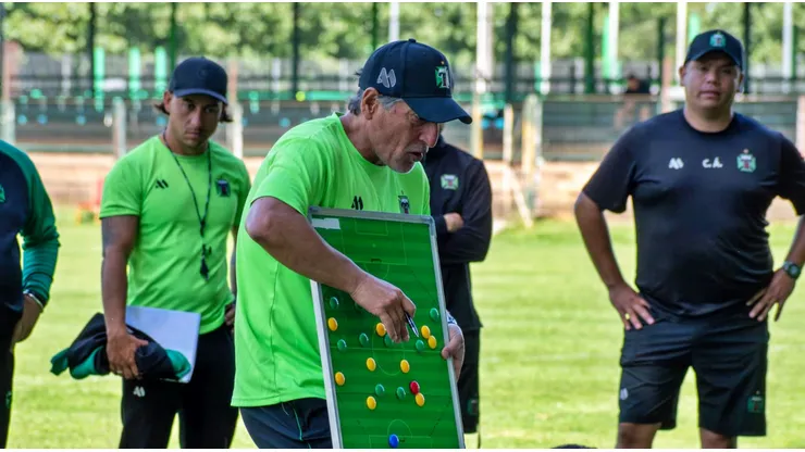 Salas tiene este sábado su debut en la banca de Deportes Temuco.