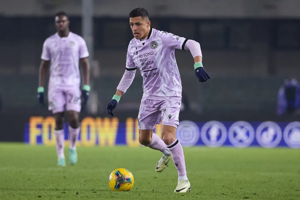 Alexis Sánchez ya ha jugado cuatro partidos en esta temporada, siendo tres por la Serie A 2024-25 y uno por la Copa Italia. | Foto: Getty Images.
