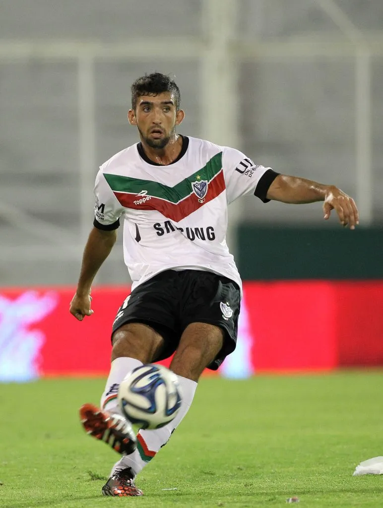 Emiliano Amor en acción por Vélez, donde fue dirigido por Russo. (Foto: Bernardino Avila / Photogamma).