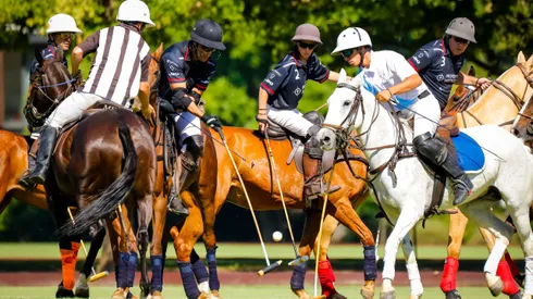 El polo no se detiene en verano.