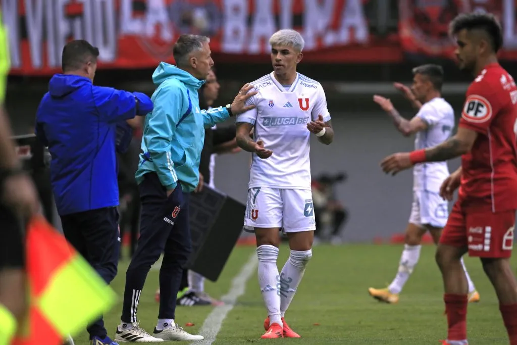 Maximiliano Guerrero es duda en la U para la Supercopa ante Colo Colo. Foto: Photosport.