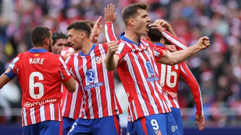 Alexander Sørloth, delantero noruego, festeja uno de sus goles con la camiseta de Atlético de Madrid.
