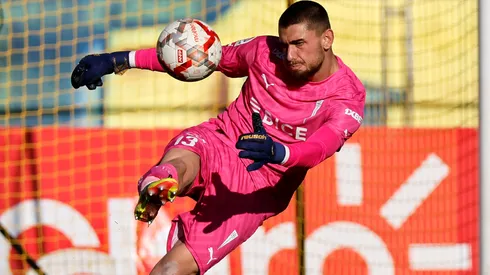 Thomas Gillier podría no iniciar la temporada 2025 con Católica.