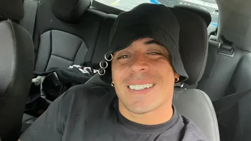 El delantero que dejó Coquimbo tras una breve estadía reapareció en redes sociales con un "guiño" a Chile y uno de sus equipos.