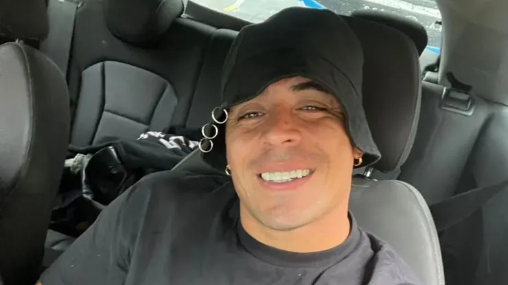 El delantero que dejó Coquimbo tras una breve estadía reapareció en redes sociales con un "guiño" a Chile y uno de sus equipos.
