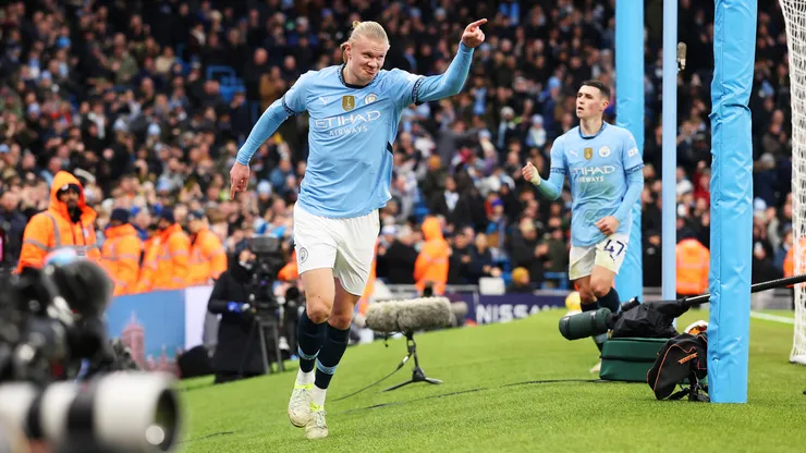 Erling Haaland, candidato a anotar contra PSG en la UEFA Champions League, celebrando en la liga inglesa.