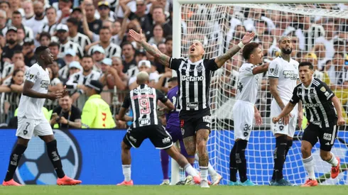 Eduardo Vargas cambia de equipo.