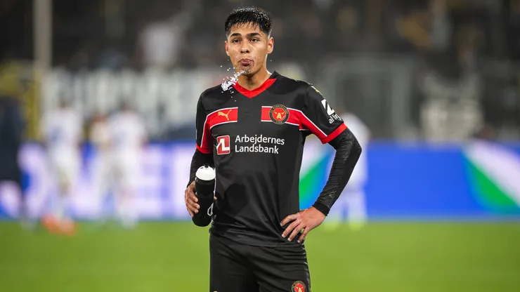 Darío Osorio, jugador chileno de Midtjylland, dejó atrás su lesión y está listo para su primer juego en el 2025.